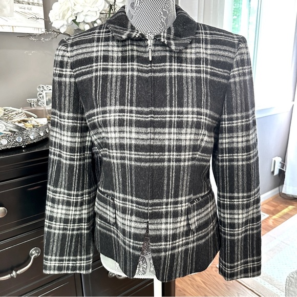 Jones New York Black Plaid Wool Blend Zip Jacket – Size 6 - Picture 2 of 16